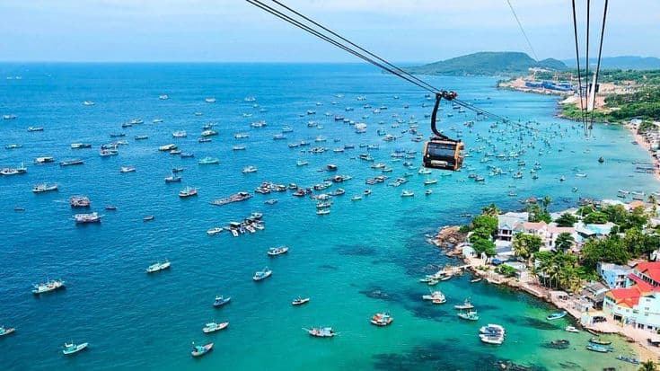 Vietnam Panorama: Mountains, Bays & Island Bliss