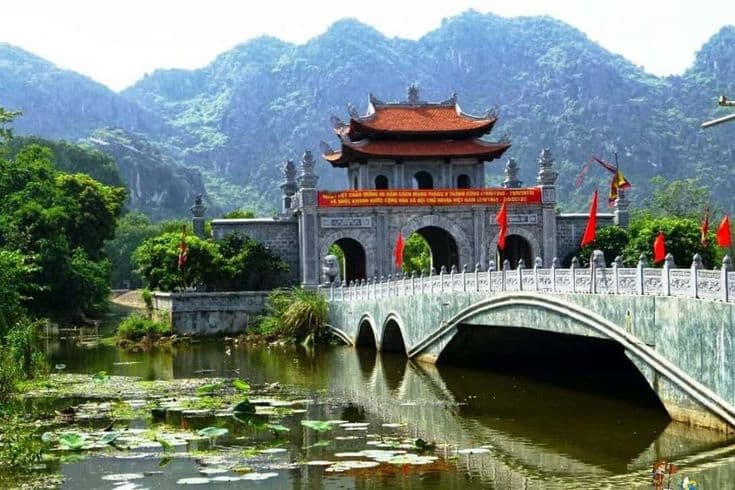 Hanoi - Nin Binh - Halong Bay Day Cruise