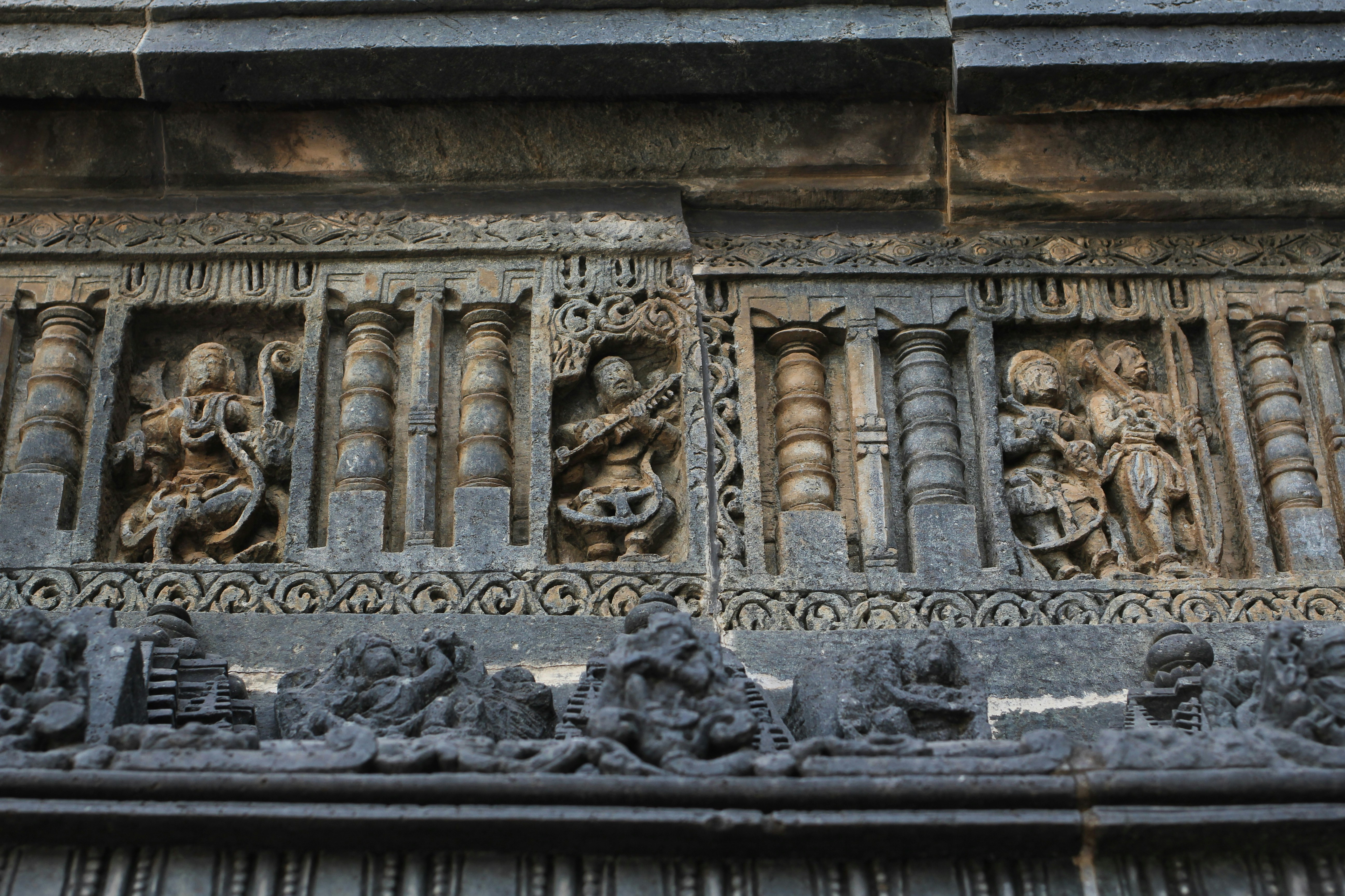 Temple architectural details and sculptural heritage