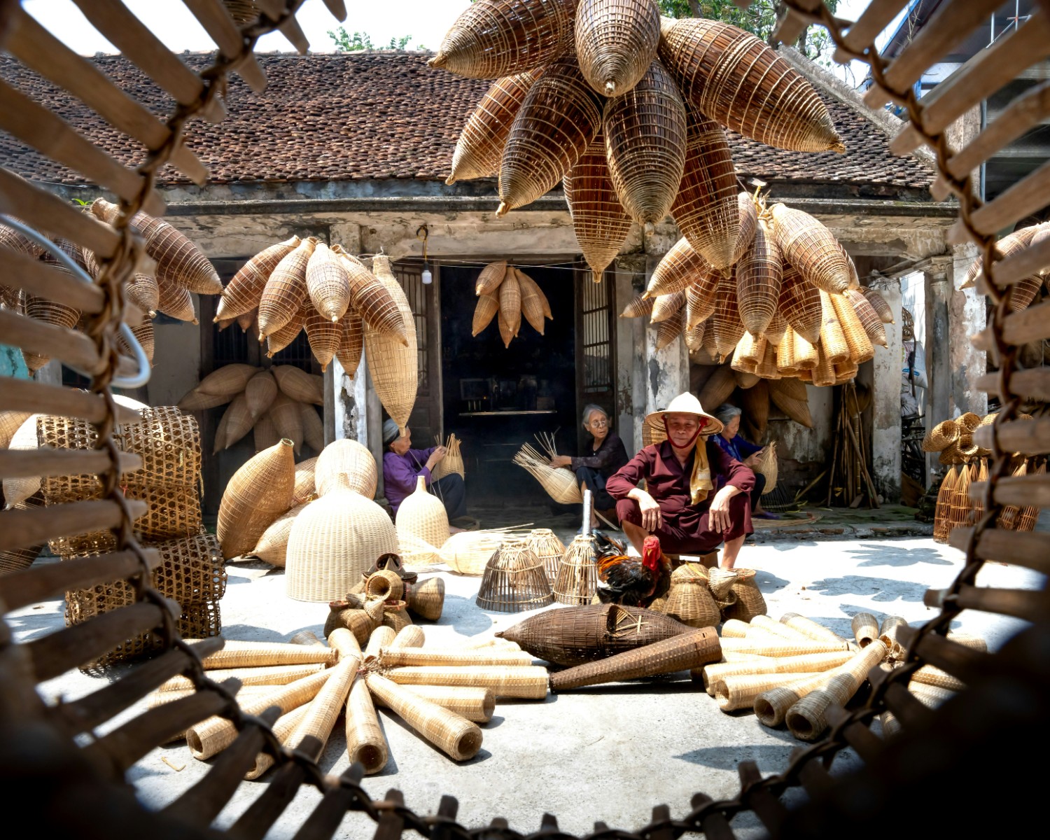 Local island markets with traditional crafts